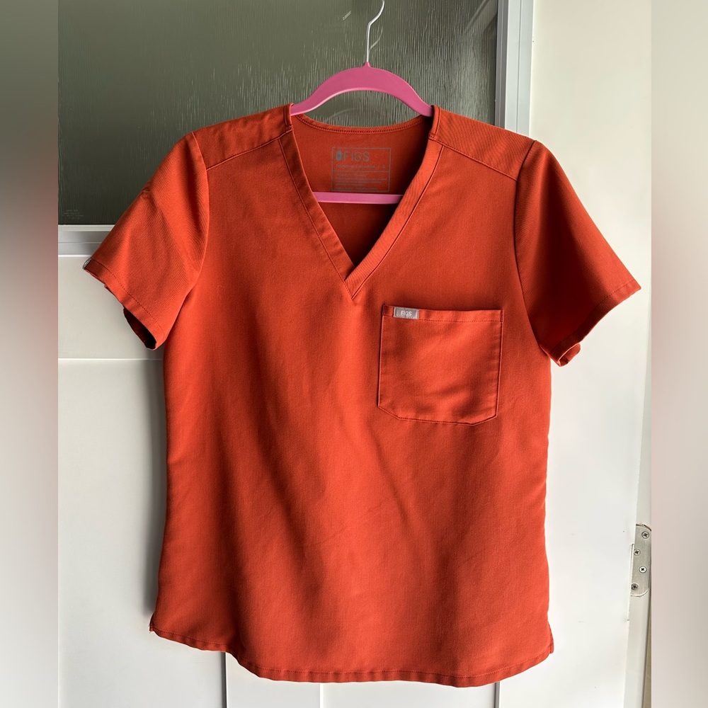 Figs One Pocket Top